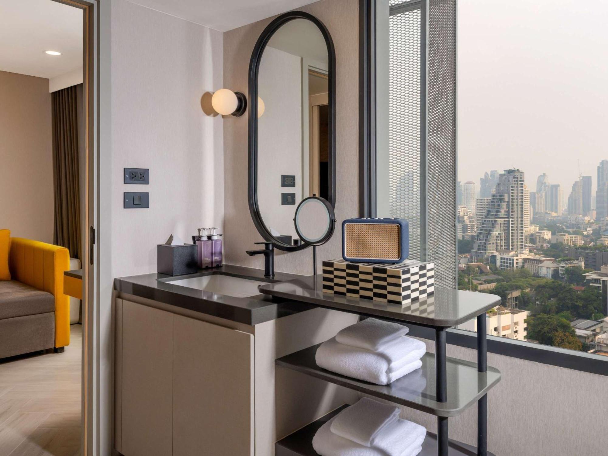 Tribe Living Bangkok Sukhumvit 39 By Accorhotels Exterior photo