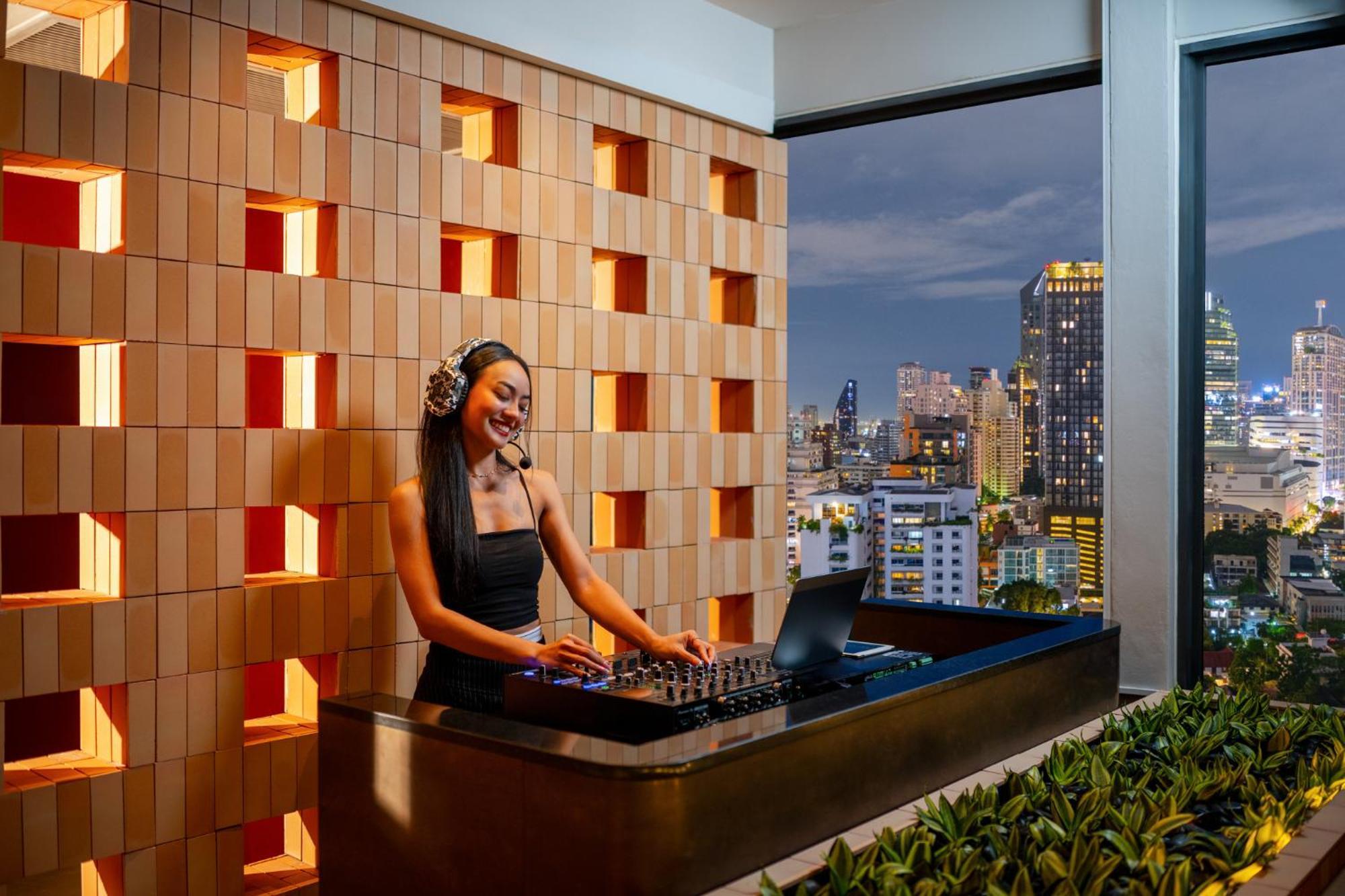 Tribe Living Bangkok Sukhumvit 39 By Accorhotels Exterior photo